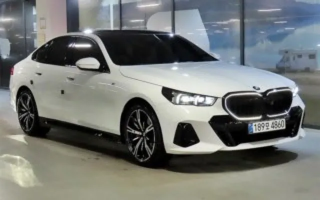 인천중고자동차판매사이트 5시리즈 (G60) 530i xDrive 매물 사진 18 - 2024/12 22,197km