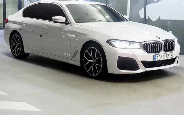 인천중고자동차판매사이트 5시리즈 (G30) 530i xDrive M 스포츠 매물 사진 2 - 2022/10 110,173km
